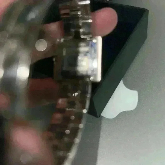 Available Authentic Gucci Women Watch - Picture 6 of 6